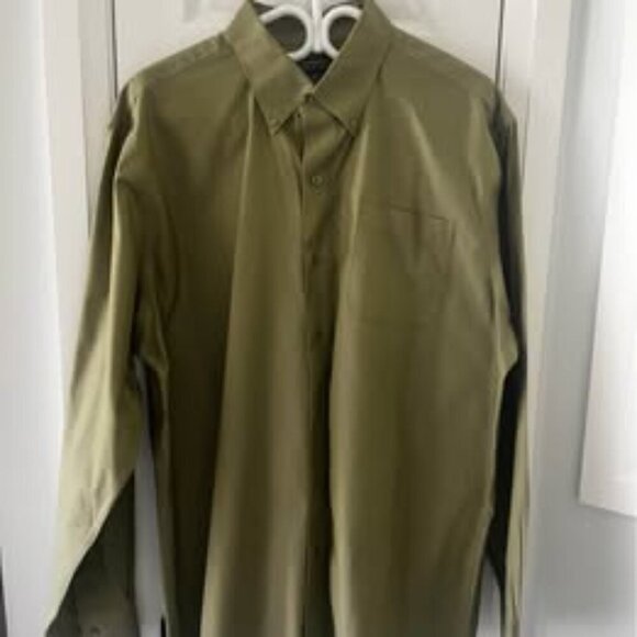 XL Long Sleeve Collared Button Up - Picture 2 of 5